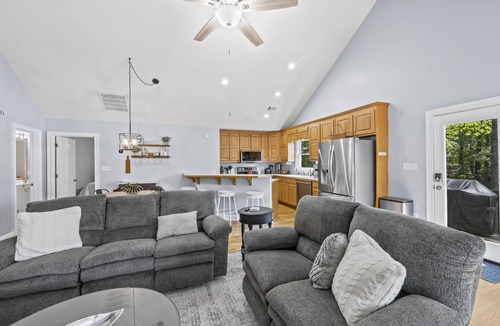 Buckhead House | Book Your Getaway At This 4 Bedroom Lakeside Hideaway @ Sugar Creek