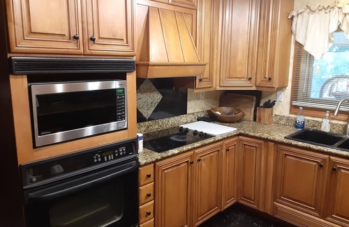 Red Hill House | Borders Coastal Carolina University 25 min from beach. Quiet neighborhood.