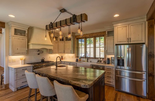 Banner Elk House | Boulder Creek at Eagles Nest - Huge Custom Home - Hot tub - Live Like A King!