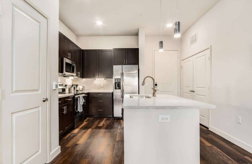 Richardson Apartment | Boulevard Stays Trail Access, Plus Parking, Pool, and Gym!