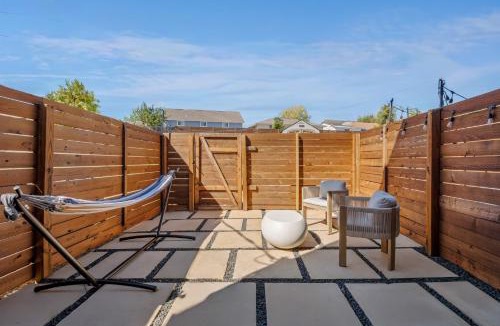 St. Edwards Apartment | Boutique Loft in Austin WiFi Parking Pets