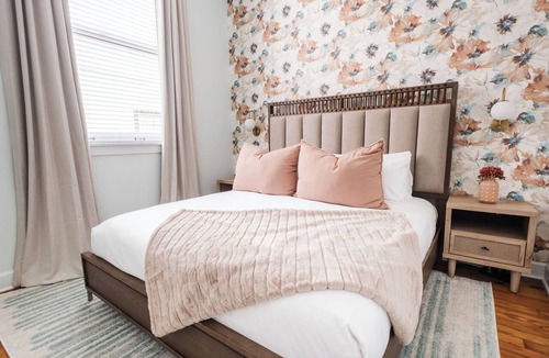 Downtown Charleston Hotel | Boutique Luxury Apt Marion Sq Downtown | 360 King