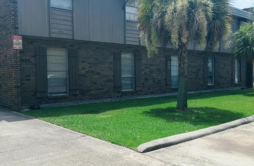Mid City South Apartment | Boutique Style 2 Bdrm Apt offering Any & All of a Traveler's Needs