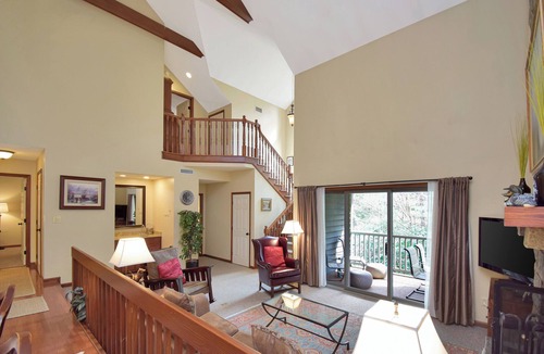 Blowing Rock Condo | Boxwood 4 | Fireplace, Restaurant, Pool, Spa