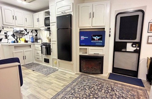 Springtown House | Bradshaw Sunset Retreat