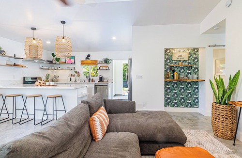 Keaau House | Brand new 2 bedrm/1 bath on .3 acre - privacy, style, class! Impeccable design!
