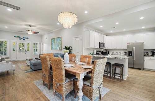 Crescent Beach House | Brand NEW Heatable PRIVATE Pool| Mini-Golf |Hot Tub| Steps2Beach| Ground Floor Suite, Perfect for Families, Close to Everything in NMB!