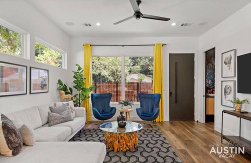 East Cesar Chavez House | Brand New Luxurious Property and Huge Outdoor Space
