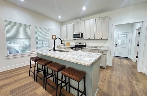 Geneva County Cottage | Brand new, pond front 2-bedroom cottage with AC in delightful Samson