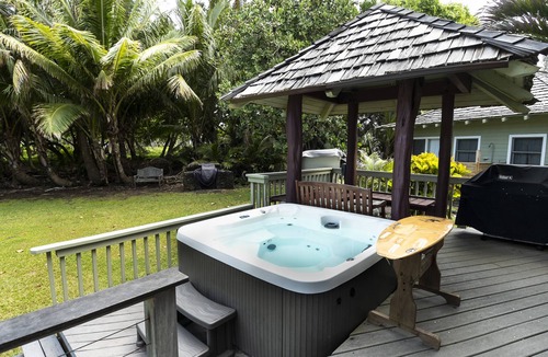 Hana House | Breathtaking Oceanfront Location, Gorgeous Views, Stroll to Hamoa Beach, Hot Tub
