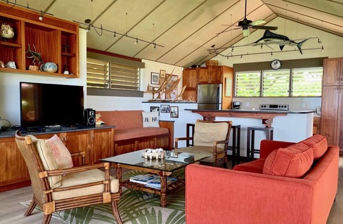 Maili House | Breezy Island Living in Private Beachfront Getaway