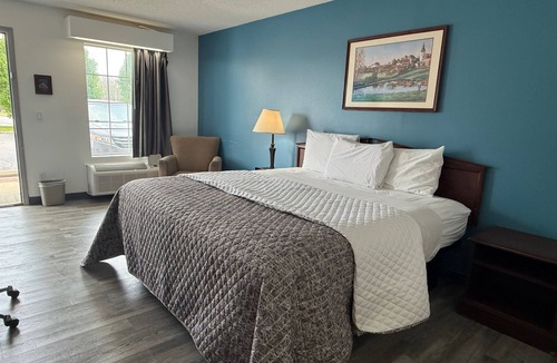 Roanoke Rapids Hotel | Brentwood Inn & Suites