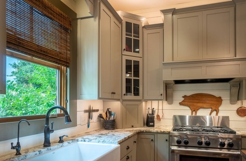 Clarkesville House | Brewer-Hamby House - Historic Craftsman Home in Clarkesville