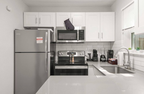Hyde Park Apartment | Bright 1BR Apt: Walk to UT/Near Downtown