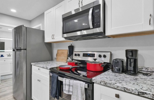 West Arlington Apartment | Bright 1BR Condo close to Food and Entertainment