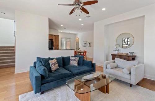 Central East Austin House | Bright 3BR Home - East ATX - Cowboy Pool - Near UT