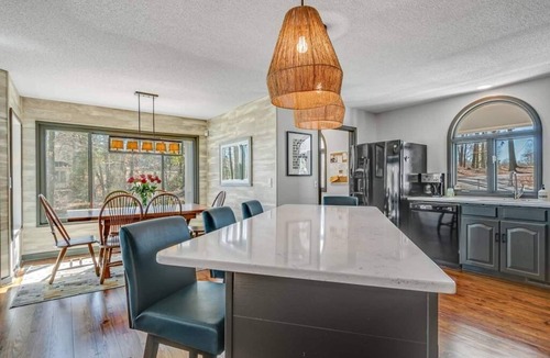 Townville House | Bright & Airy Waterfront Home