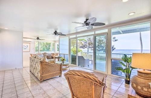 Kailua-Kona House | Bright and Airy Beach House with Oceanfront Views