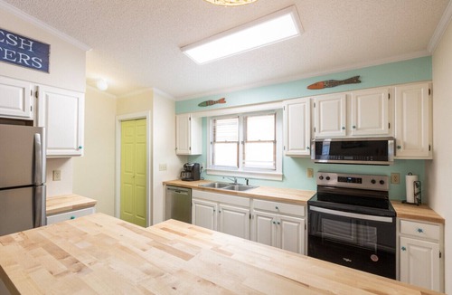 Kitty Hawk Villa | Bright Coastal Townhome | Steps to Beach | Pool, Bikes & More