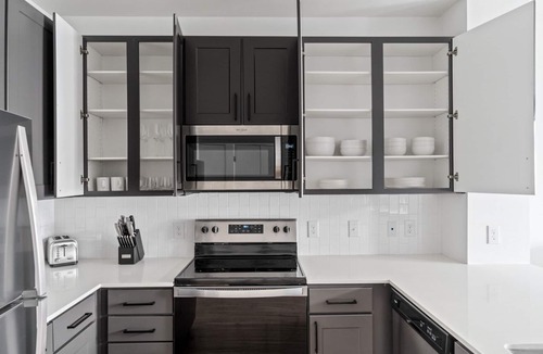 East Cesar Chavez Apartment | Bright East Austin 1BR w/Gym, Pool & W/D, nr shops, by Blueground