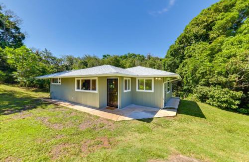 Pauwela Apartment | Bright Haiku Studio Patio and Rainforest View