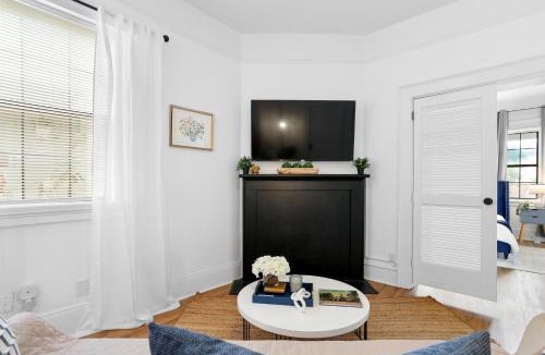 Metropolitan Apartment | Bright Historic Home, Recently Renovated, Near Downtown, SCAD, & Starland Yard