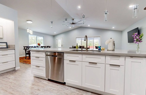 Orchidlands Estates House | Bright & modern dog-friendly oasis on two lush acres with generous patio & W/D