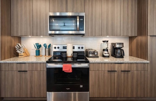 St. Augustine Apartment | Bright Modern King Bed Pool Historic St Augustine