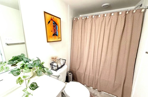 Bowie House | Bright Private Furnished Suite with Separate Entrance Near Washington DC
