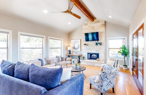 Point Venture House | Bright & Spacious Family Home with Firepit, Lake Views, Furnished Deck, Free WiFi