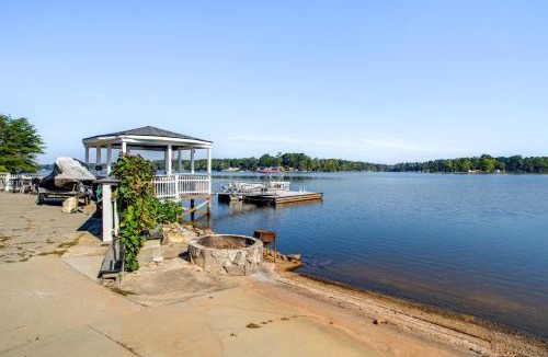 Gold Nugget Point House | Bring Your Boat! Lake Murray Home w/Dock & Ramp