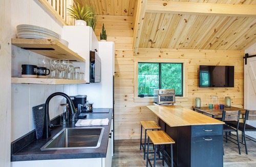 Chapin Cabin | Bring Your Boat! Lake Murray Cabin w/Private Dock