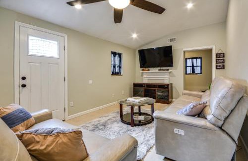 Lexington House | Bring Your Pets! Getaway 1 Mi to Uptown Lexington