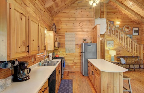 Lake Lure Cabin | Broad River Roost - Dog Friendly Cabin With Riverfront Fire Pit