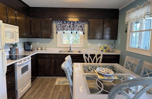 Broadkill Beach House | Broadkill Beach House- Dog Friendly! Sleeps 13