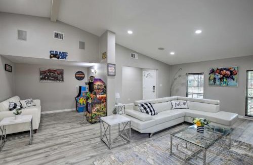 Garland House | Broken Bow Home w/Private Pool & Arcade Games!