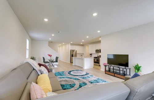 Buda House | Buda Business-Ready House: Office, Home Gym & Yard
