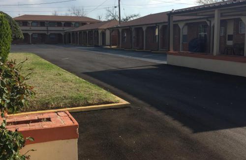 Vernon Hotel | Budget Host Inn