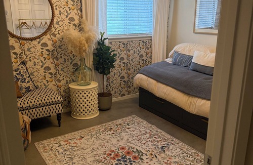 St. Edwards Condo | Bungalow Retreat off South Congress