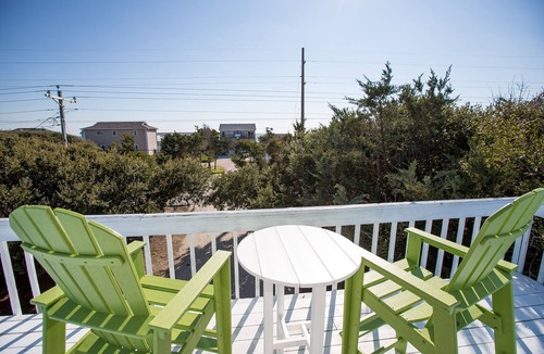 Emerald Isle Cottage | Buoy Oh Buoy! Cheerful family beach cottage just a block from the Ocean & Sound!