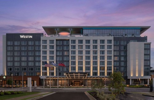 Duluth Hotel | By Gas South Convention Center + Rooftop Bar. Pool