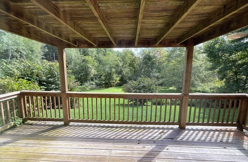 Hillsville Cabin | "By Still Waters" Serene cabin by pond in Hillsville
