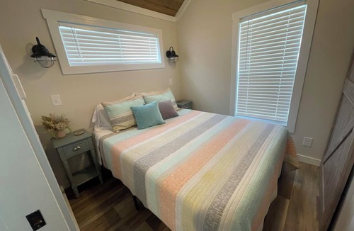 Sherrills Ford Cabin | C-68 Tiny Lakeside Retreat Sleeps 8, 1 BR w/Loft