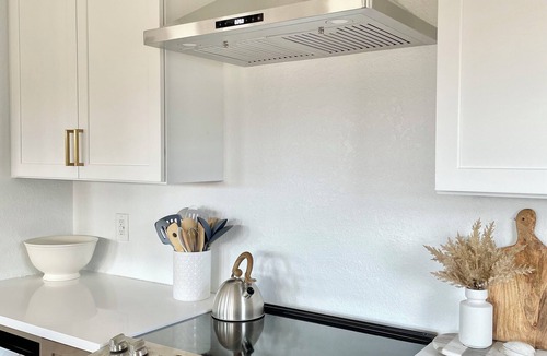 Nags Head Cottage | Cabell’s Coastal Cottage-Sleeps 10 Jockey’s Ridge 1 mile to beach Sunsets & Pets