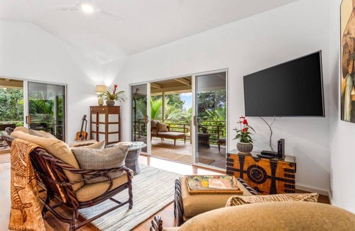 Honaunau-Napoopoo Cottage | Cabin ∙ 2 bedrooms ∙ 3 guests