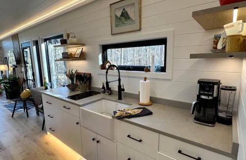 Elon Apartment | Cabin and Studio By The River - Kayaks, Trails, Gym