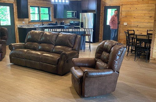 Boydton Cabin | Cabin on Gaston. Fishing, hunting, relaxation in luxury.