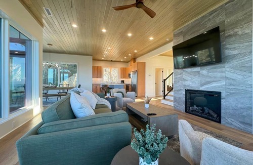 Sevierville House | Cabin + Spa, Firepit, Pool Table & Media Room Near Dollywood | Bird's-Eye View