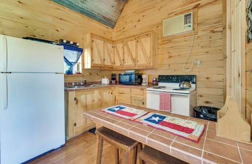 Breckenridge Cabin | Cabin w/Dock on Hubbard Creek Lake: Pets Welcome!