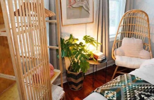 Columbia Heights House | Calm and Cozy Refuge Row House